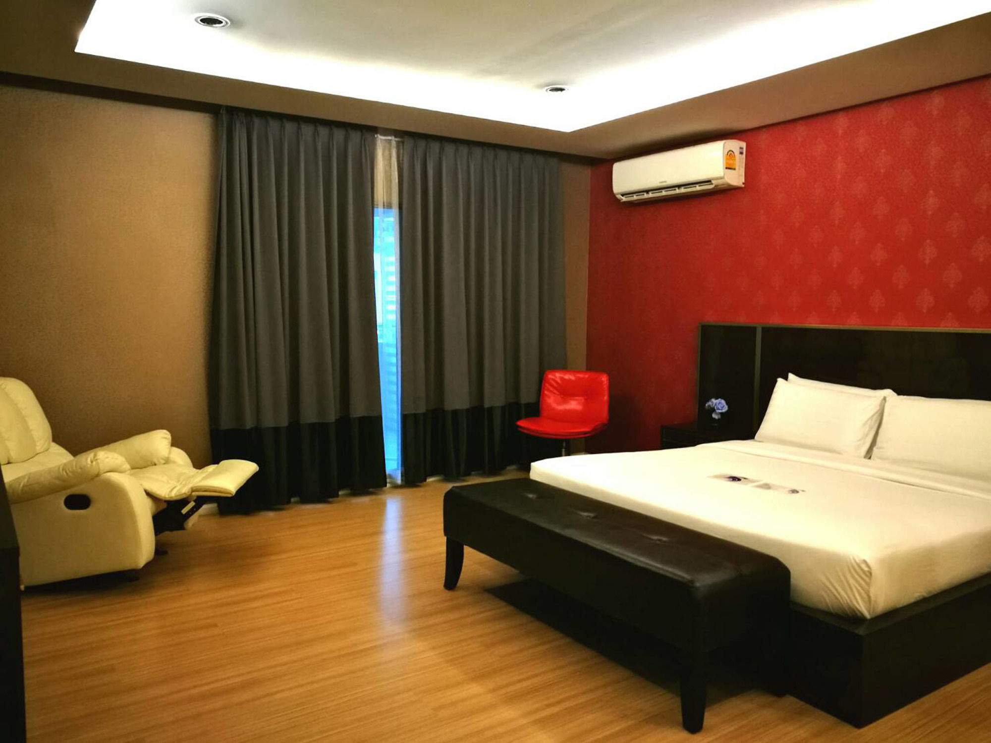 Icheck Inn Skyy Sukhumvit 1 Bangkok Luaran gambar